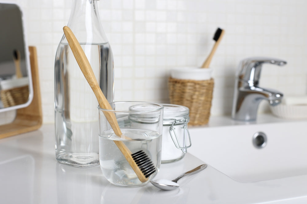 clean your clear phone case with vinegar